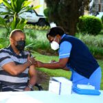 Saulos Chilima Getting Covid Vaccine