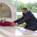 Saulos Chilima Putting Flowers At Kamuzu Burial