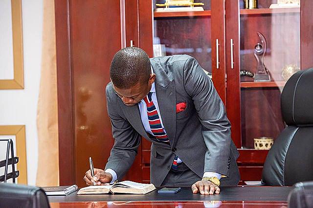 Shepherd Bushiri Signing