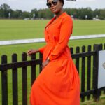 Zani Challe Orange Outfit