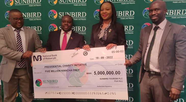 Sunbird donates K5 million towards Presidential Charity Golf Initiative - Malawi 24