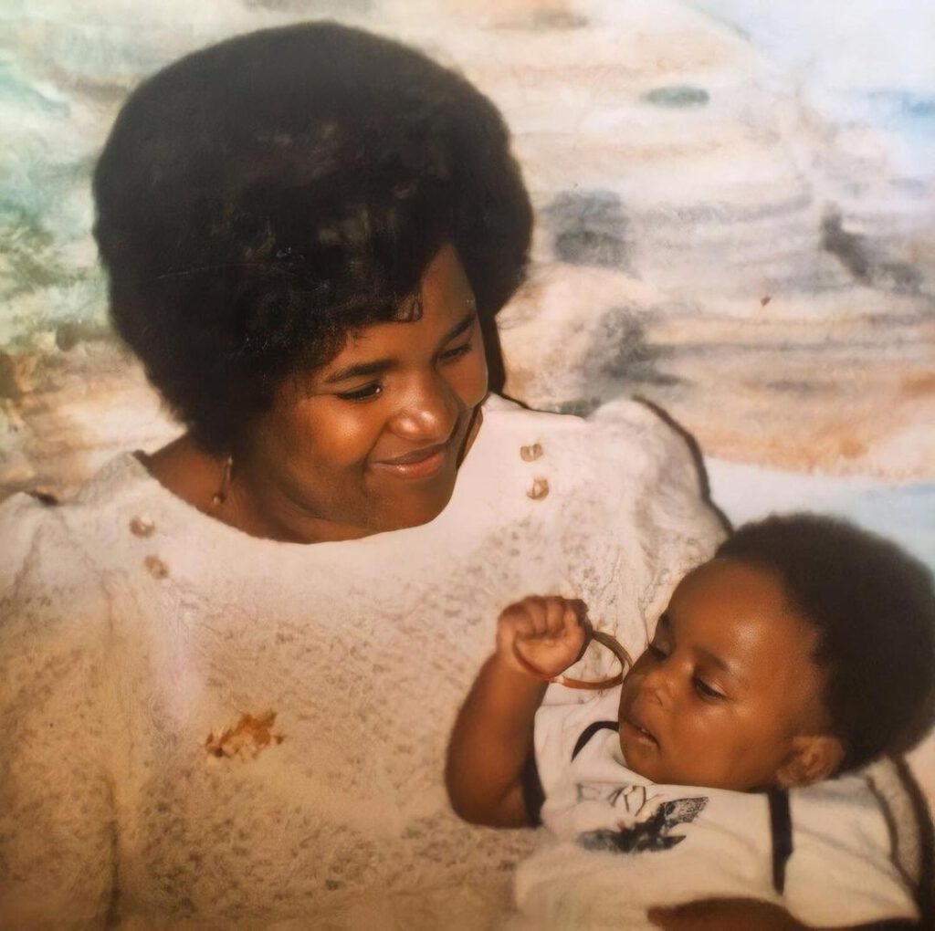 Tay Grin With Mom When He Was Young