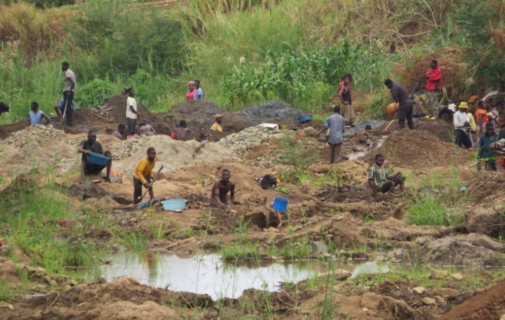 Mining revenue decline 89% on raw export ban